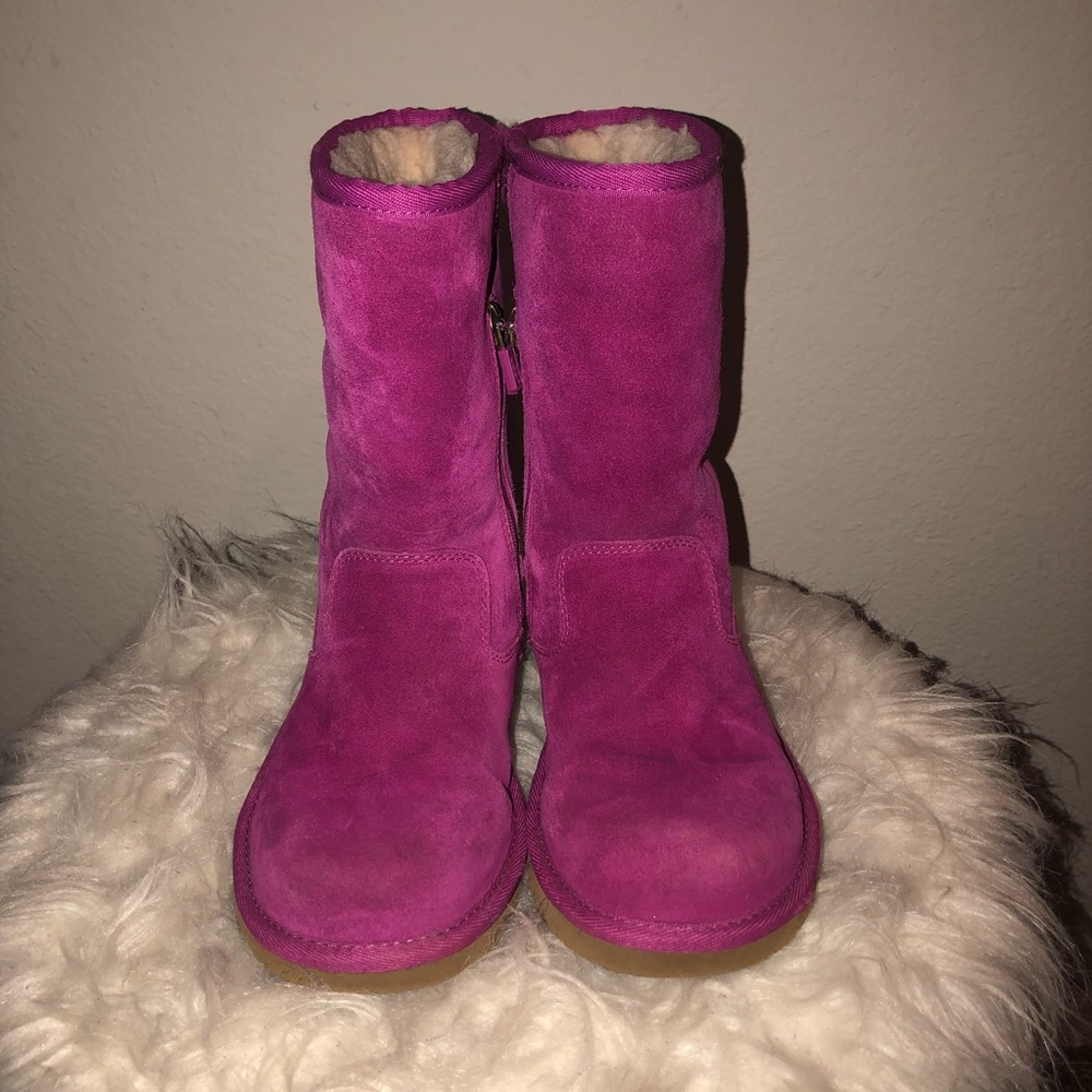 UGG